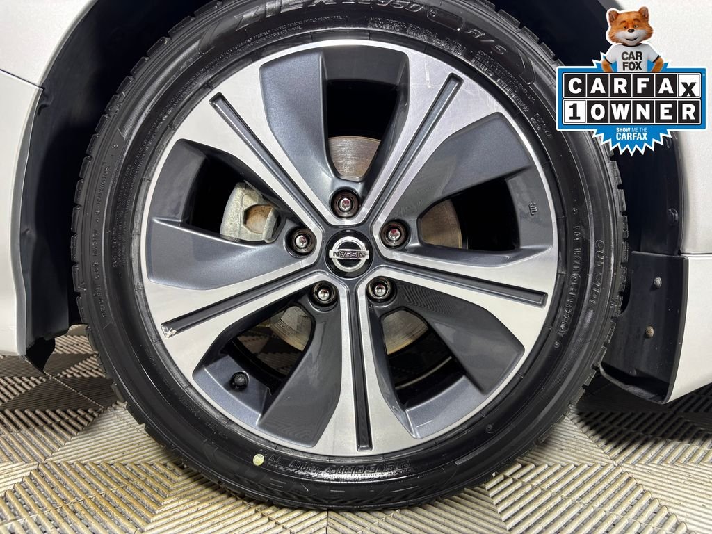 Used 2020 Brilliant Silver Metallic Nissan SV image 28