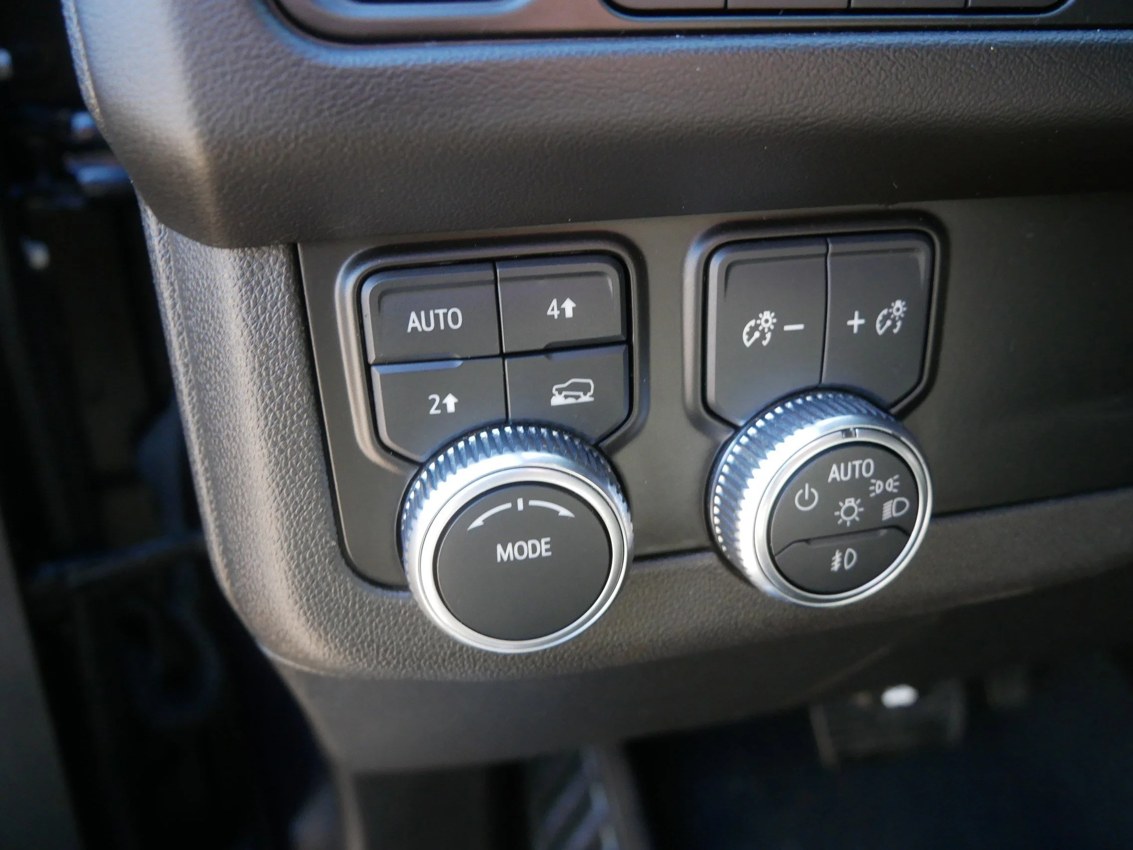 2022 GMC Yukon XL SLT - Photo 24