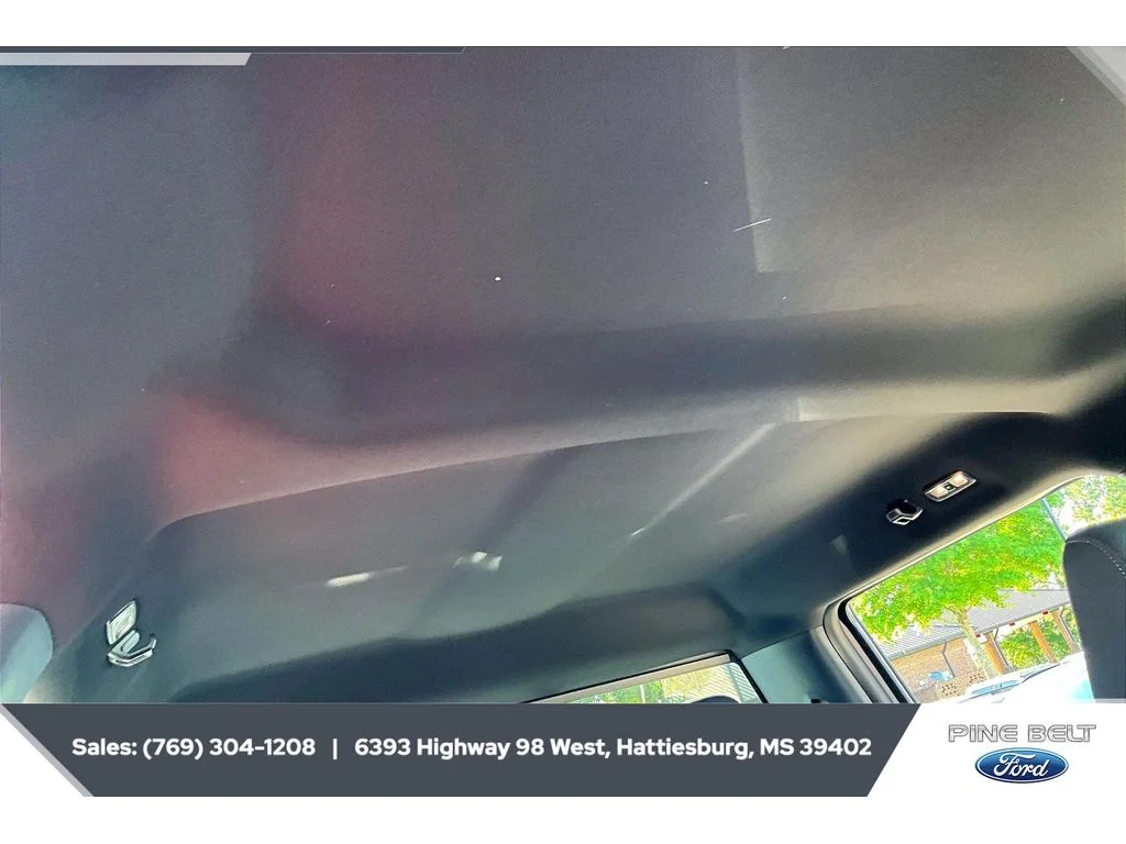 New 2026 Oxford White Ford XLT image 17