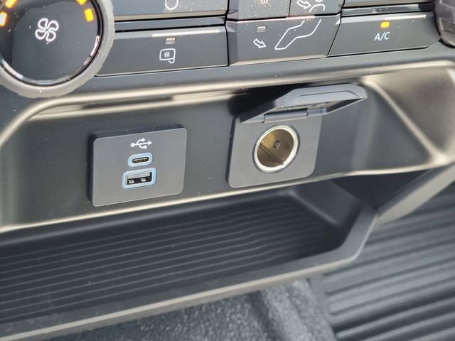 New 2026 Oxford White Ford F-250® XL image 10