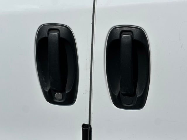 Used 2021 White Ram Tradesman SLT image 12