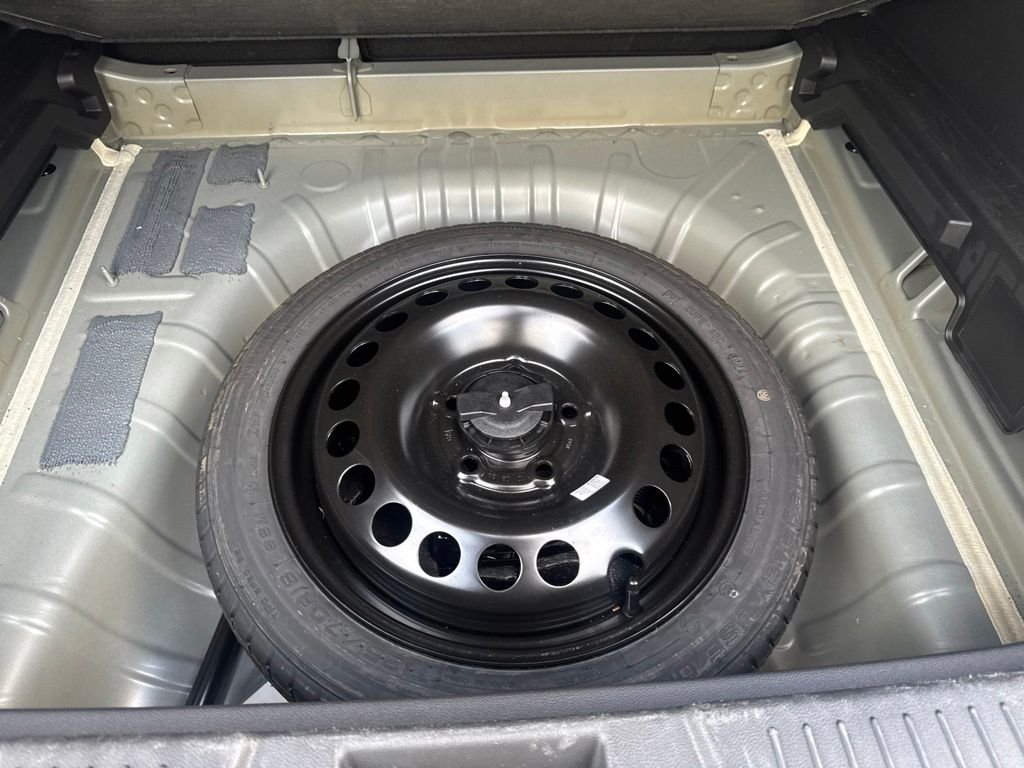 Used 2025 Gray Chevrolet LT image 40
