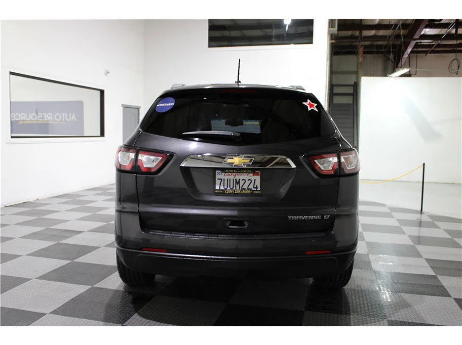 Used 2015 Tungsten Metallic Chevrolet LT image 5