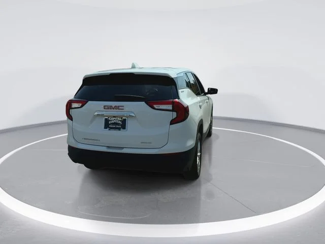 Used 2024 White GMC SLE image 8