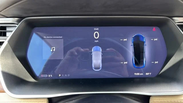 Used 2017 Blue Tesla 90D image 13