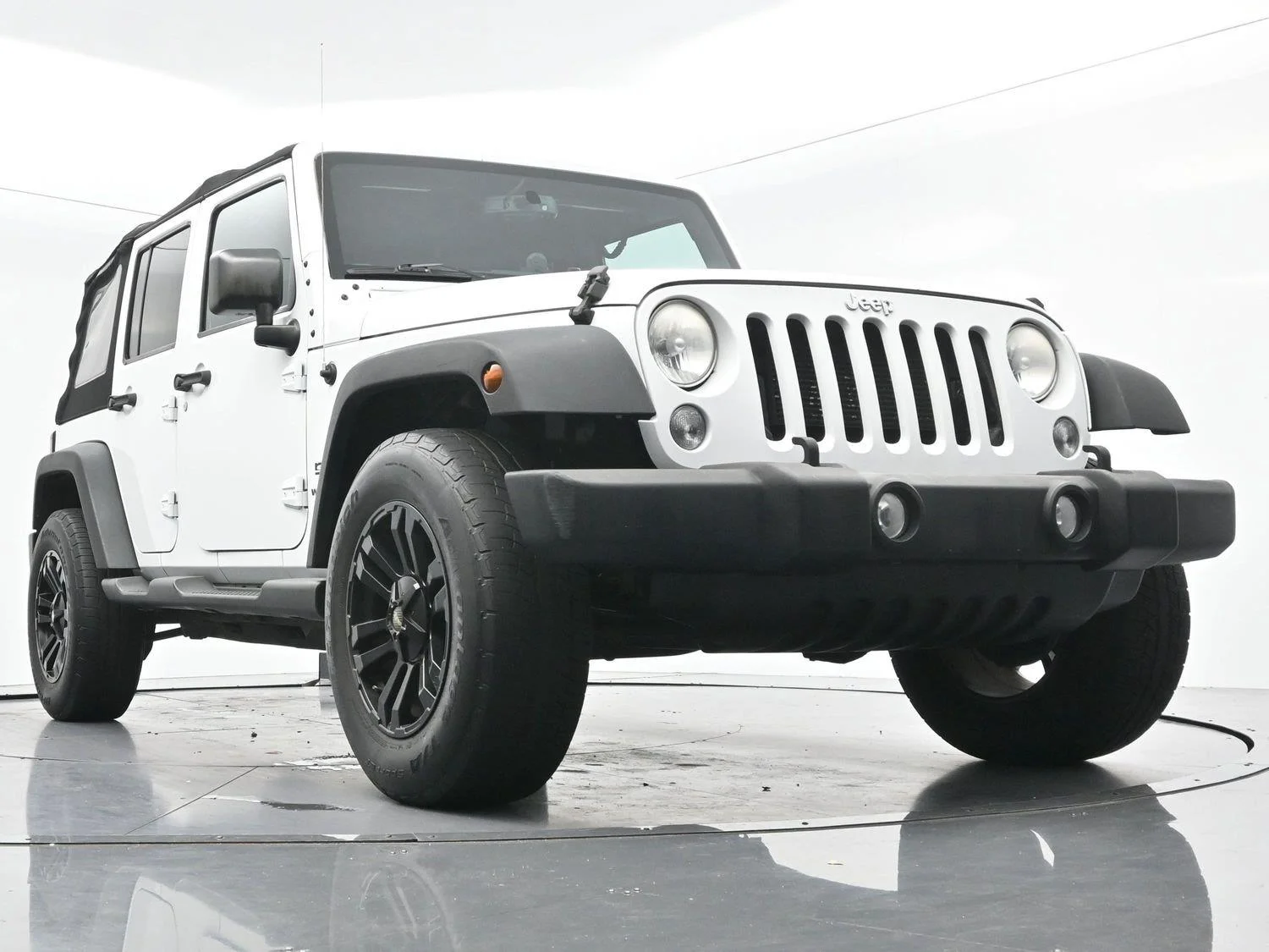Used 2015 Bright White Clearcoat Jeep Sport image 42