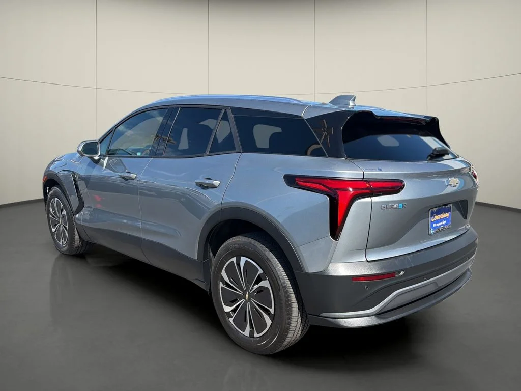 Used 2024 Gray Chevrolet LT image 5