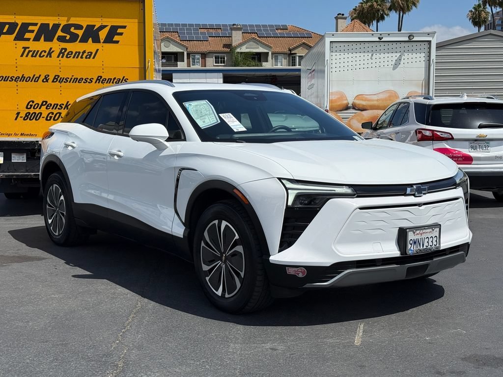 Used 2024 Summit White Chevrolet LT image 5