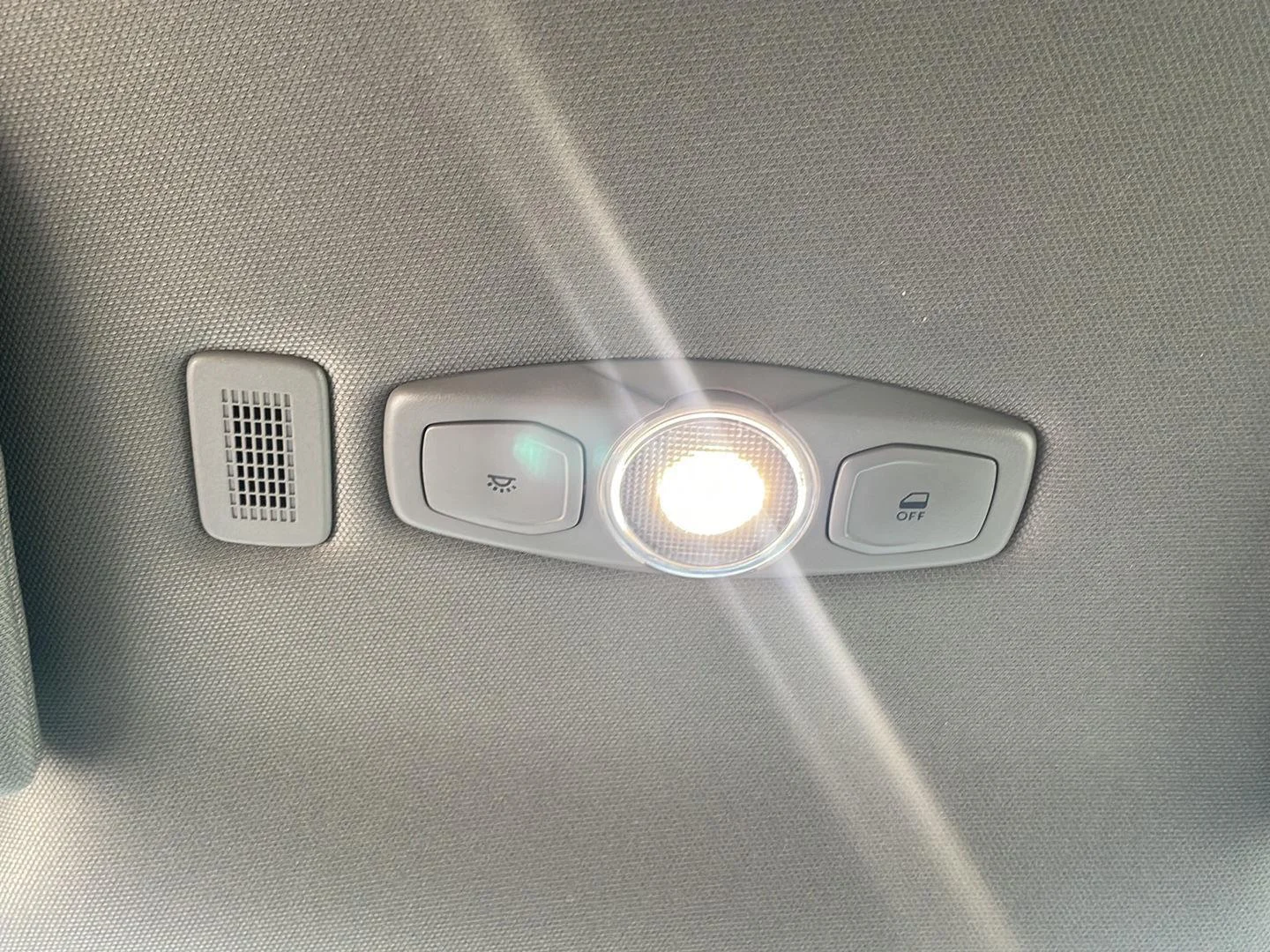 Used 2018 Lightning Blue Ford XL image 15