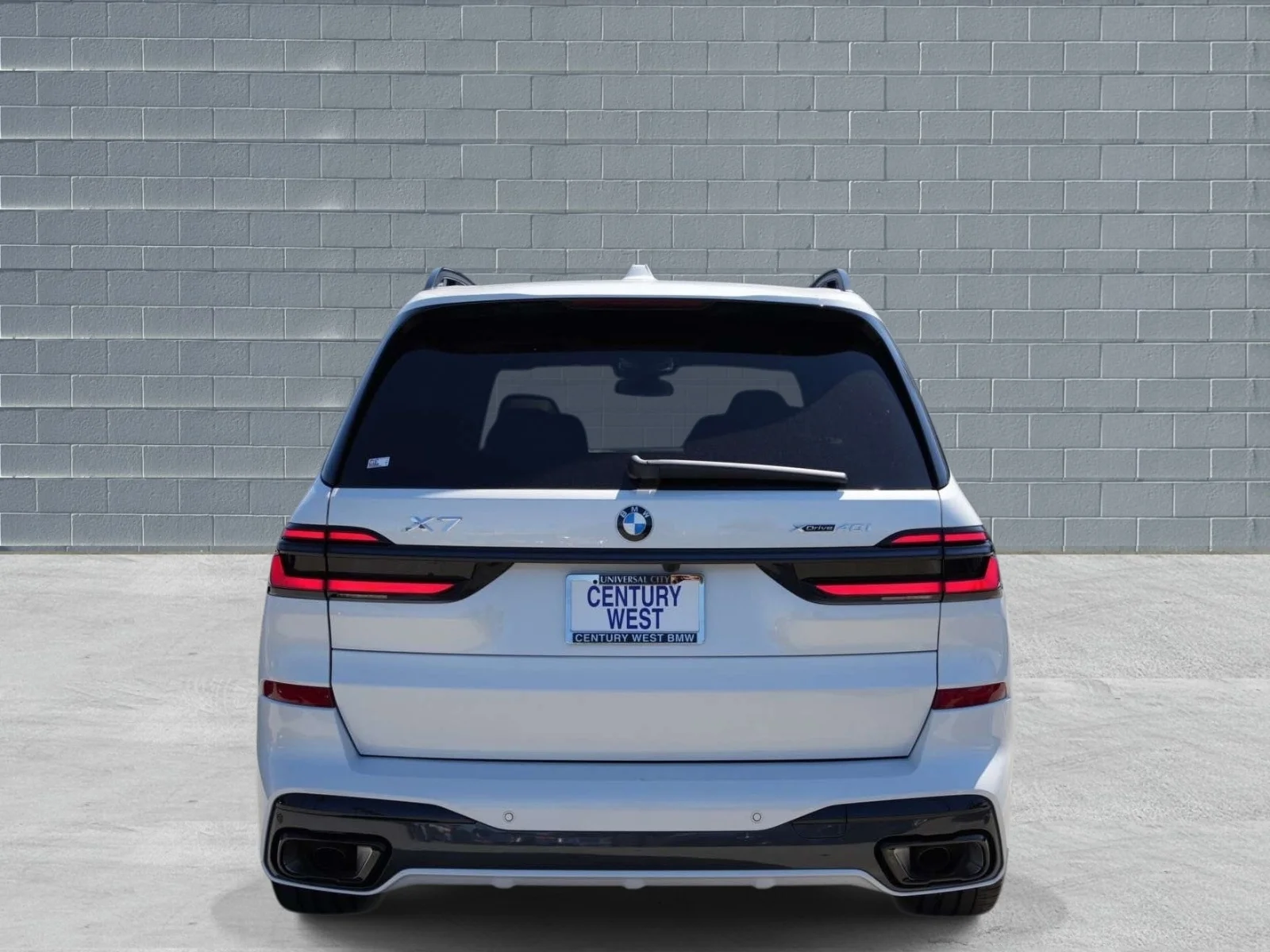 New 2027 Mineral White Metallic BMW xDrive40i image 3