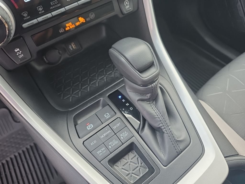 Used 2024 White Toyota XLE image 23