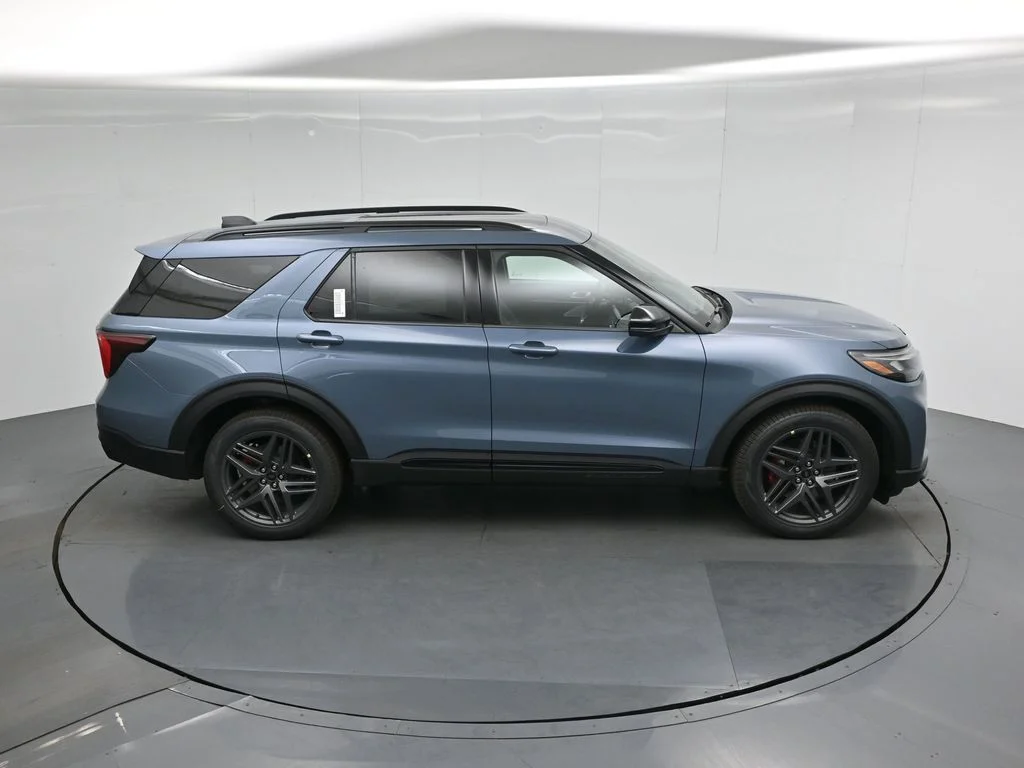 New 2026 Vapor Blue Metallic Ford ST image 39