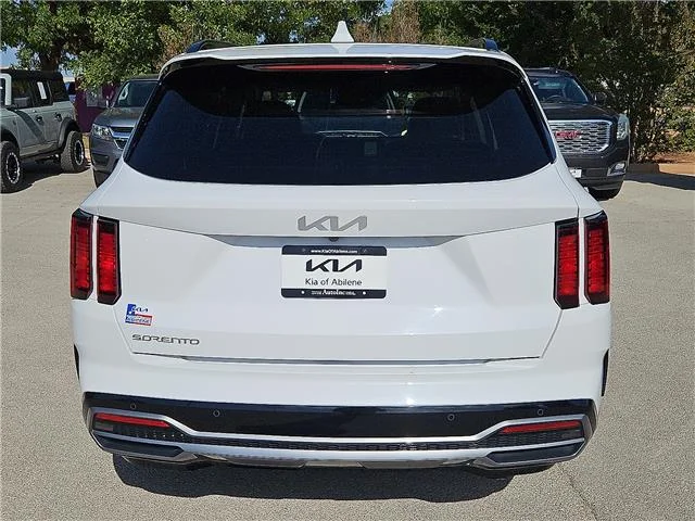 Used 2023 Glacial White Pearl KIA EX (DCT) Front-Wheel Drive image 4