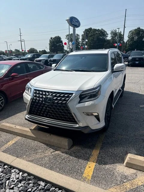 Certified Used 2020  Lexus 460 image 3
