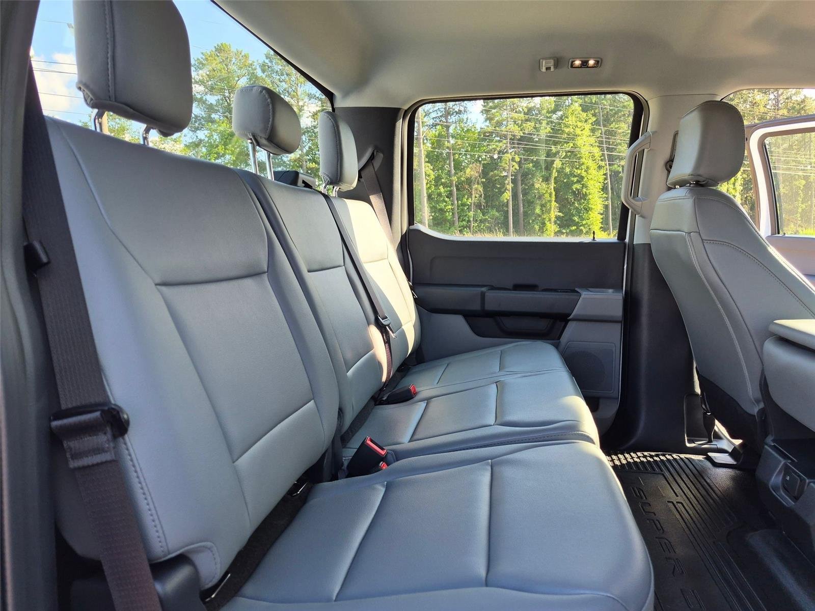 New 2026 Oxford White Ford F-250® XL image 28