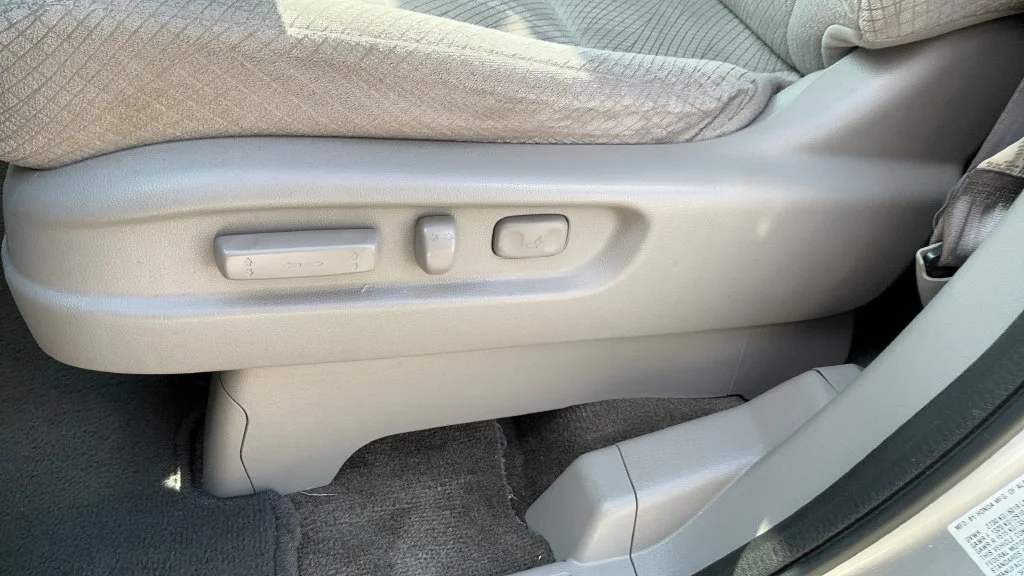 Used 2017 Lunar Silver Metallic Honda EX image 18