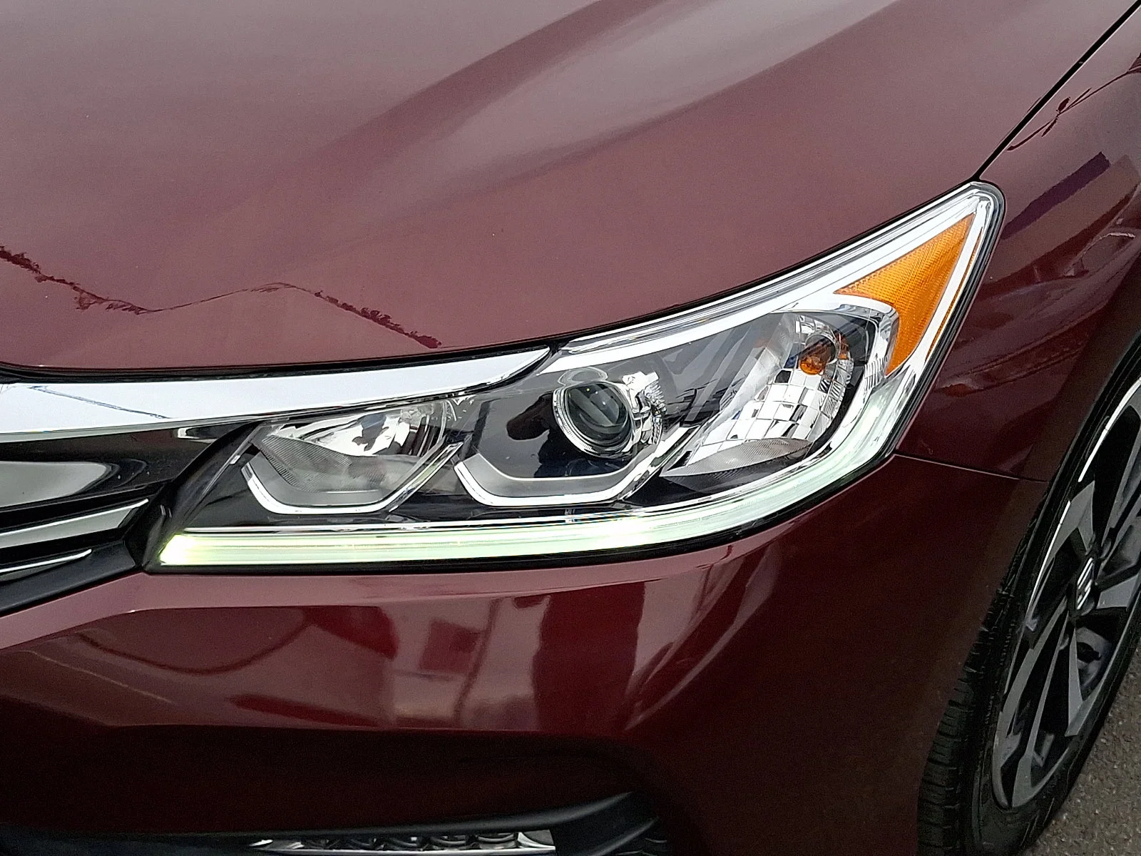 Used 2017 Basque Red Pearl II Honda EX-L image 6