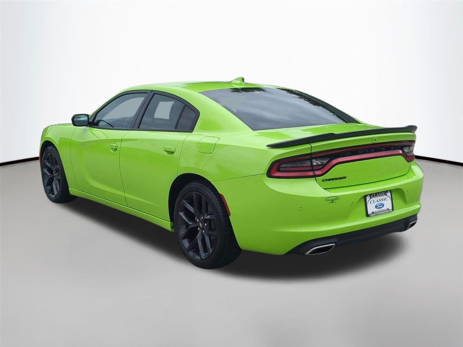 Used 2023 Sublime Metallic Clearcoat Dodge SXT image 3