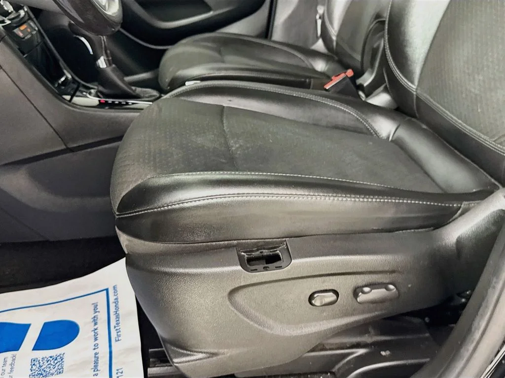 Used 2018 Ebony Twilight Metallic Buick Preferred image 20