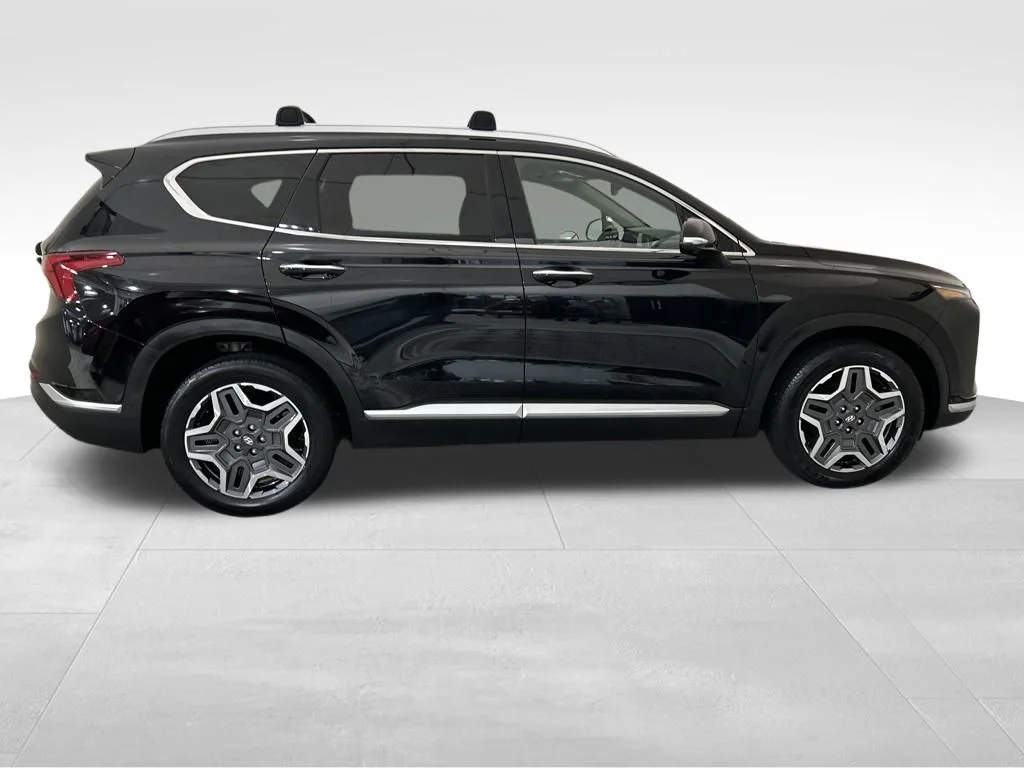 Used 2022 Black Hyundai Limited image 7