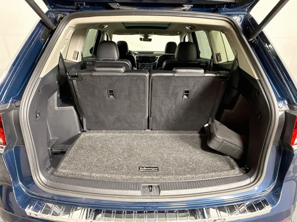 Used 2022  Volkswagen 3.6L V6 SEL Premium R-Line image 27