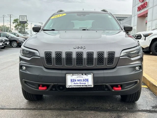 Used 2019 Jeep Cherokee Trailhawk Elite with VIN 1C4PJMBX3KD132405 for sale in Dixon, IL