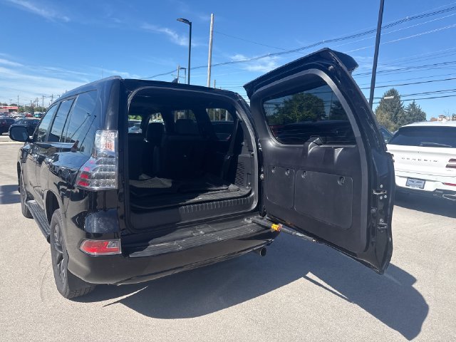 Used 2020 Black Lexus 460 image 9