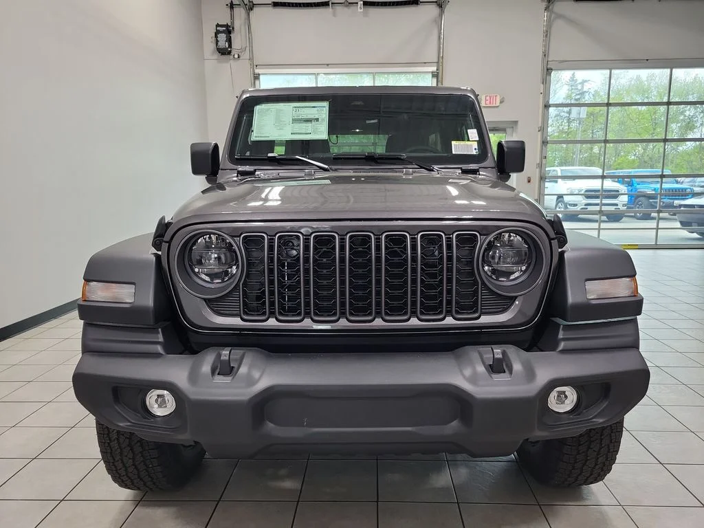 New 2026 Granite Crystal Metallic Clearcoat Jeep Sport S image 2
