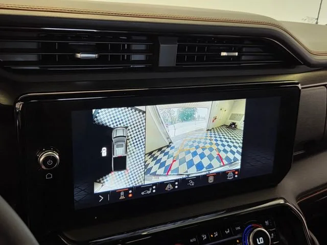 Used 2025 Summit White GMC AT4 image 21