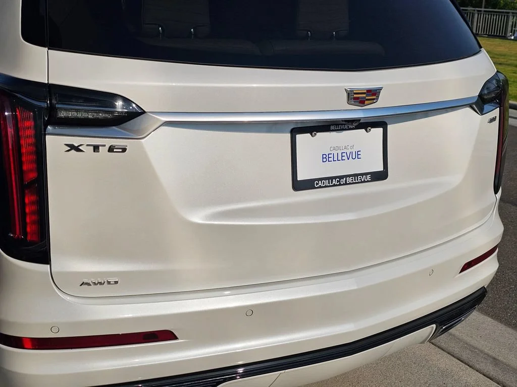 Certified Used 2023 CRYSTAL WHITE TRICOAT Cadillac AWD Sport image 15