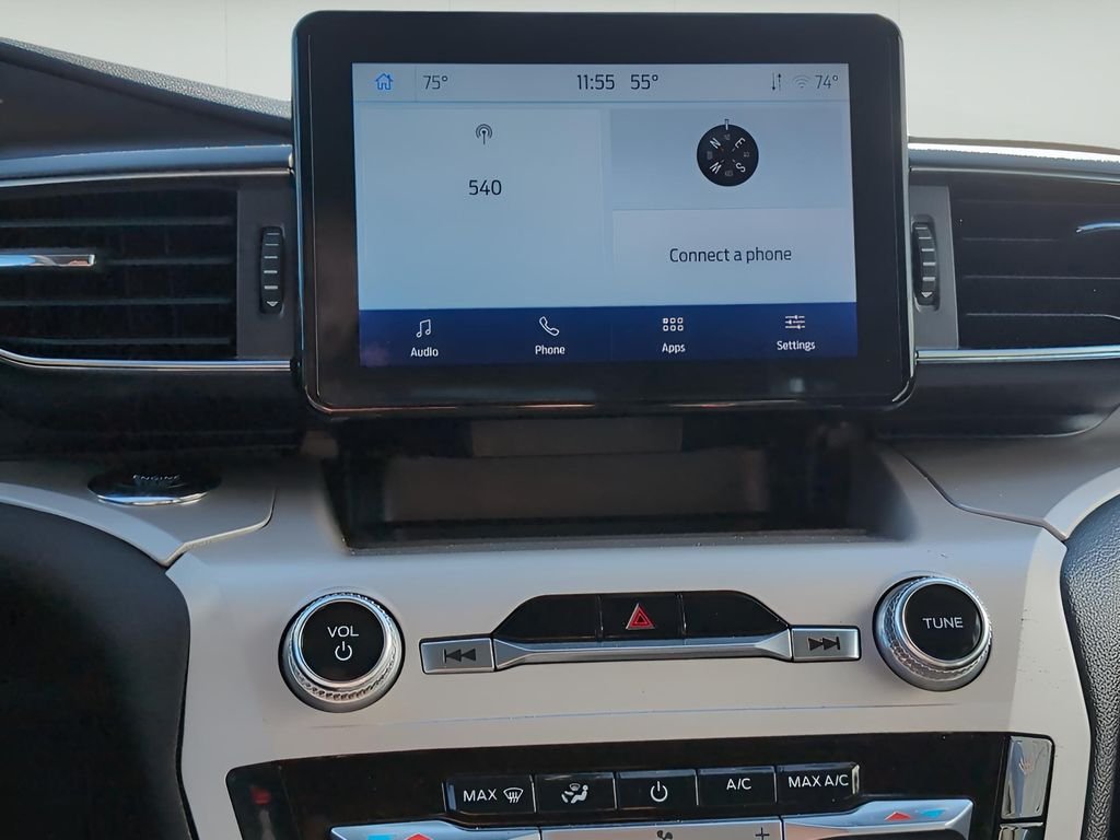 Used 2023 Oxford White Ford XLT image 19