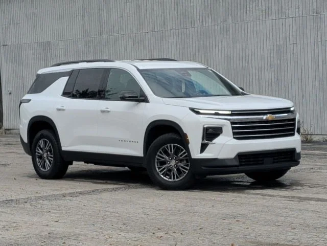 Used 2025 White Chevrolet LT image 11