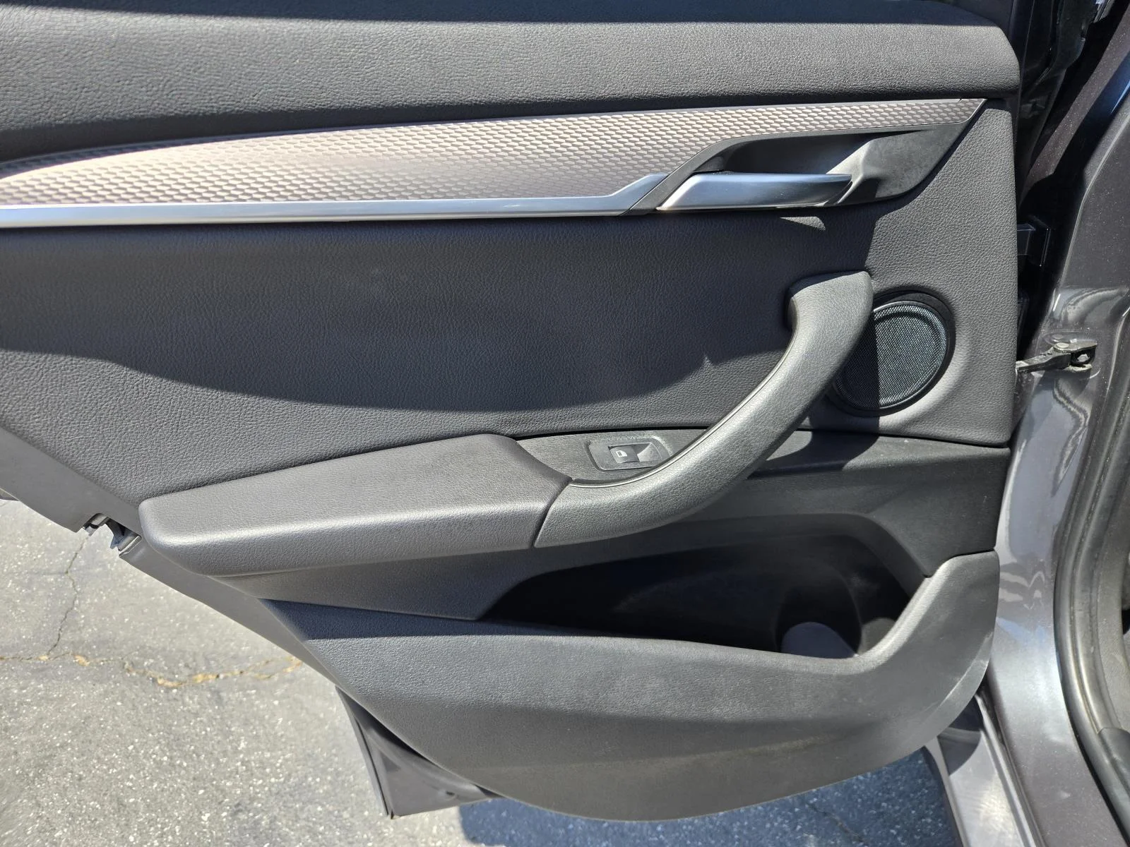 Used 2018 Mineral Gray Metallic BMW xDrive28i Sports Activity Coupe image 25