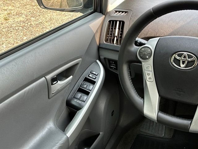 Used 2010 Winter Gray Metallic Toyota I image 28