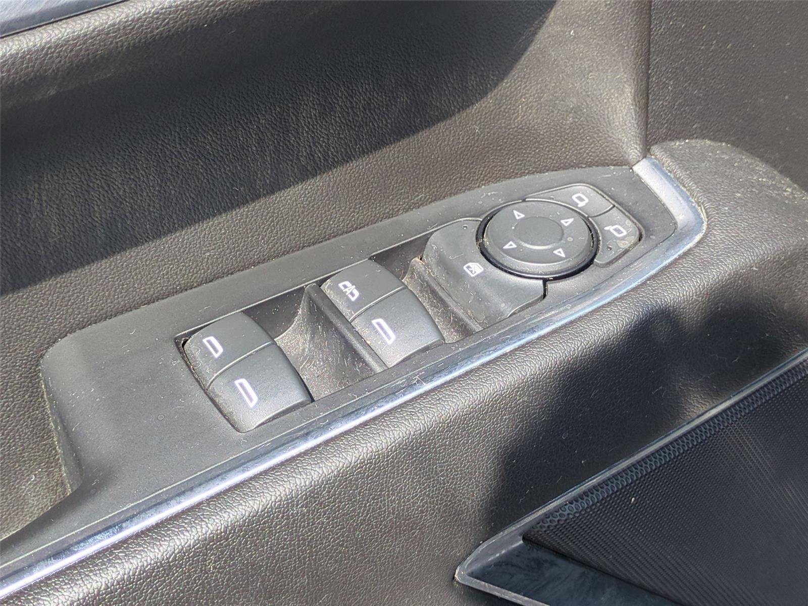 Used 2024 Onyx Black GMC Elevation image 16