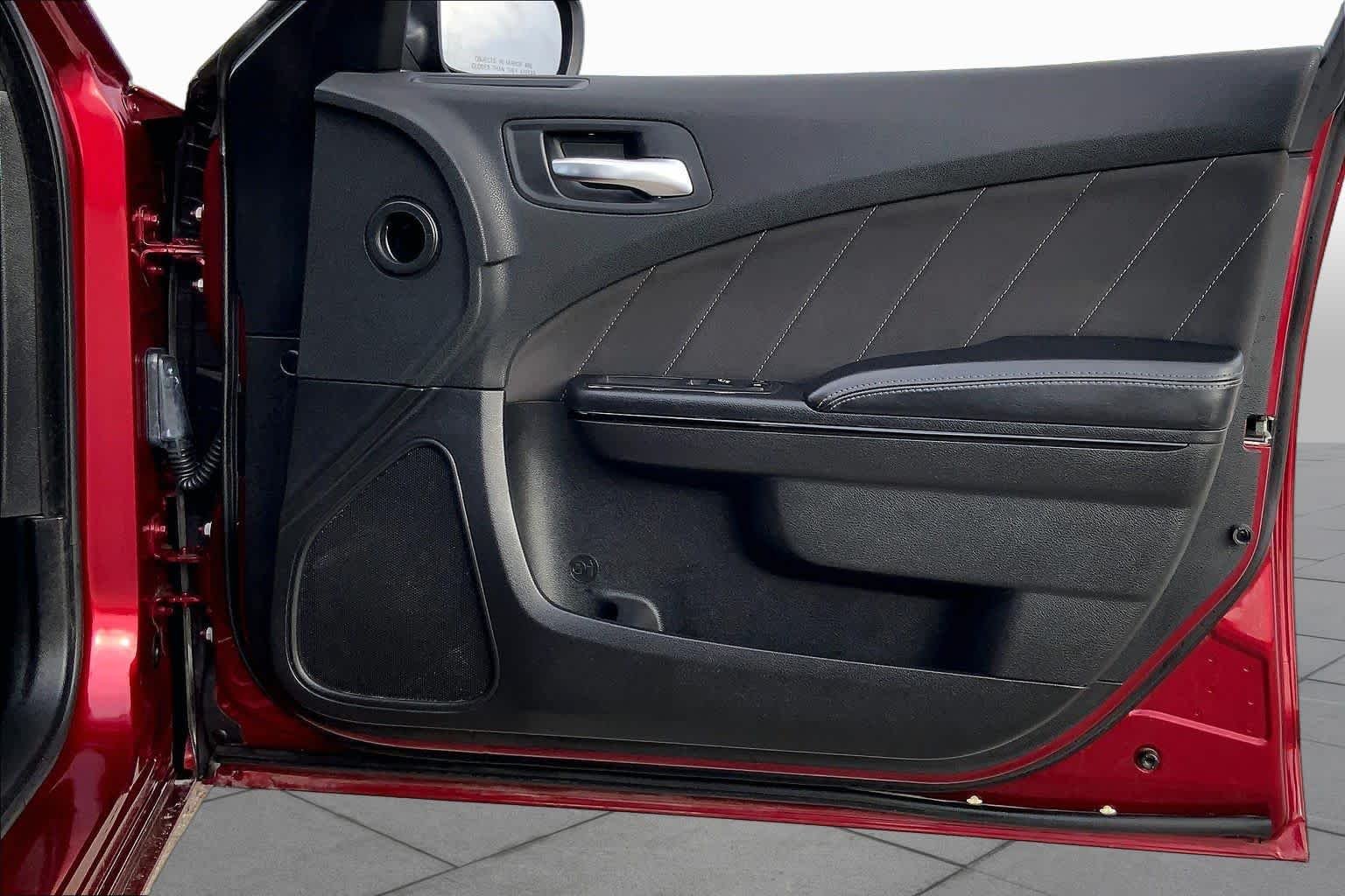 Used 2019 Octane Red Pearlcoat Dodge SXT image 22