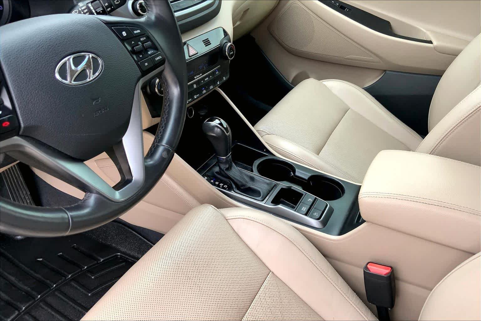Used 2016 Ash Black Hyundai Limited image 17