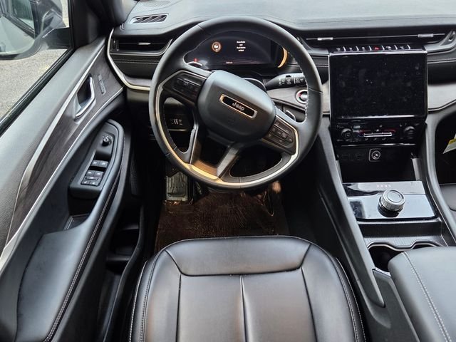 Used 2025 Silver Jeep Limited image 6