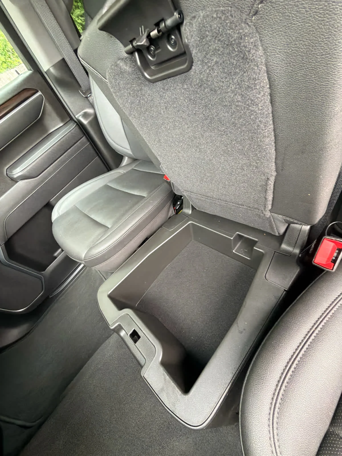 Used 2025 Sterling Metallic GMC SLT image 21