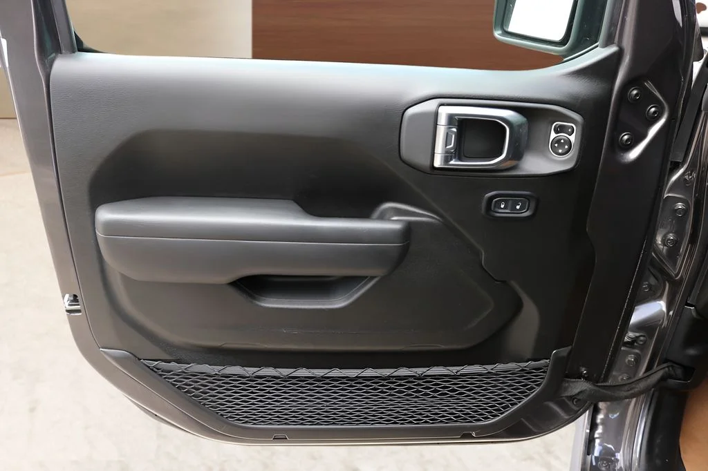 Used 2025 Gray Jeep Rubicon 4xe image 10