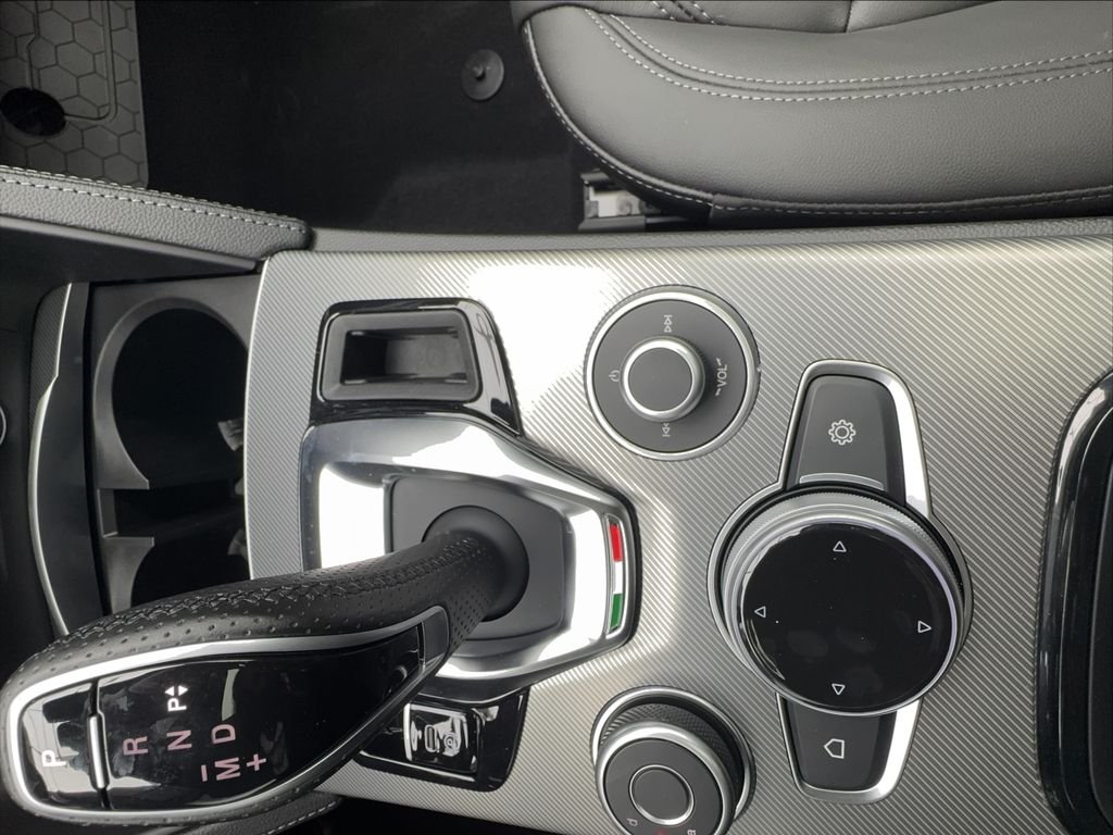 2025 Alfa Romeo Stelvio Base - Photo 47