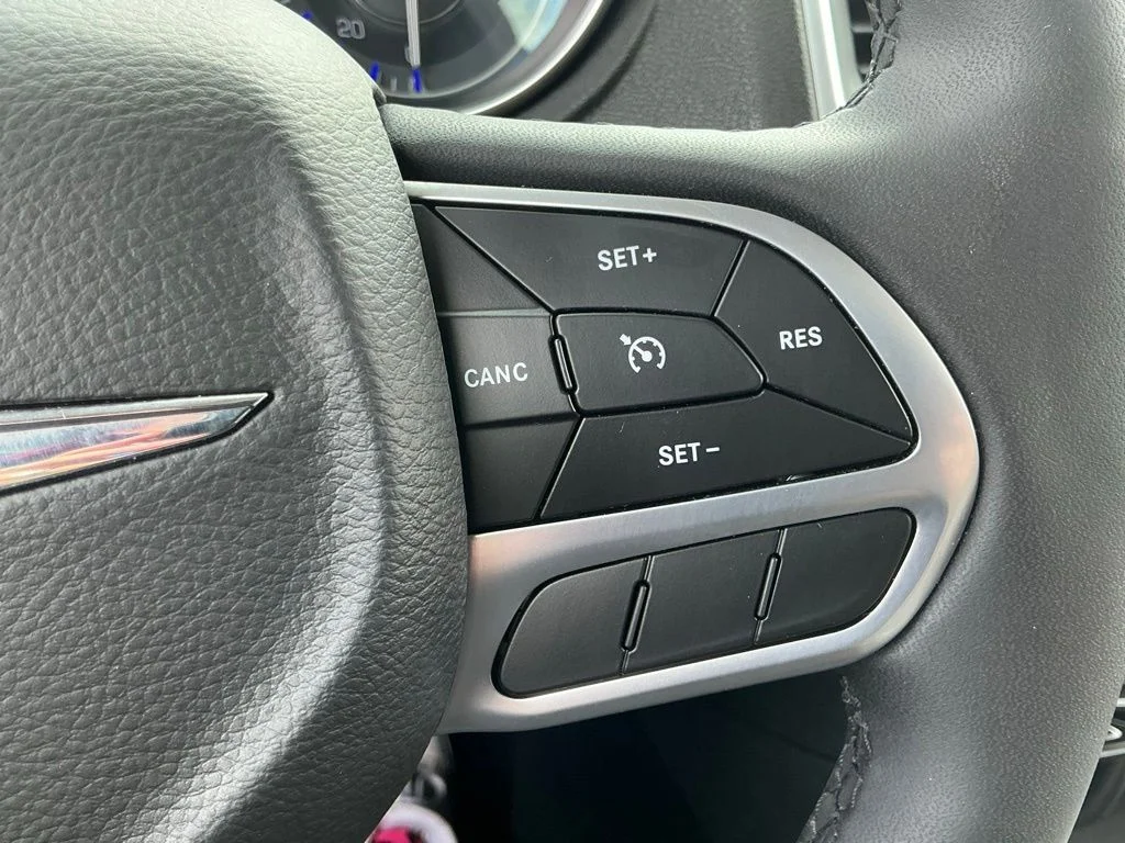 Used 2023 Silver Chrysler Touring image 39