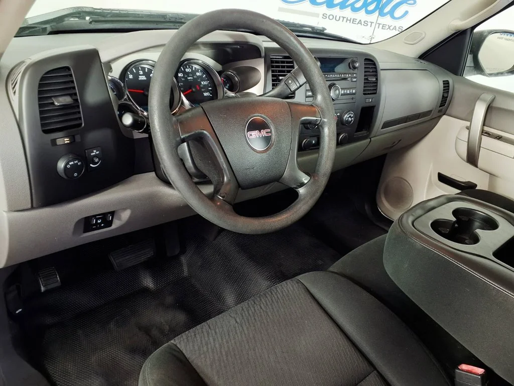 Used 2011 White GMC Work Truck image 13
