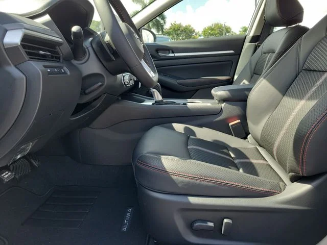 New 2026 Gray Sky Pearl / Super Black Two-tone Nissan SR image 21