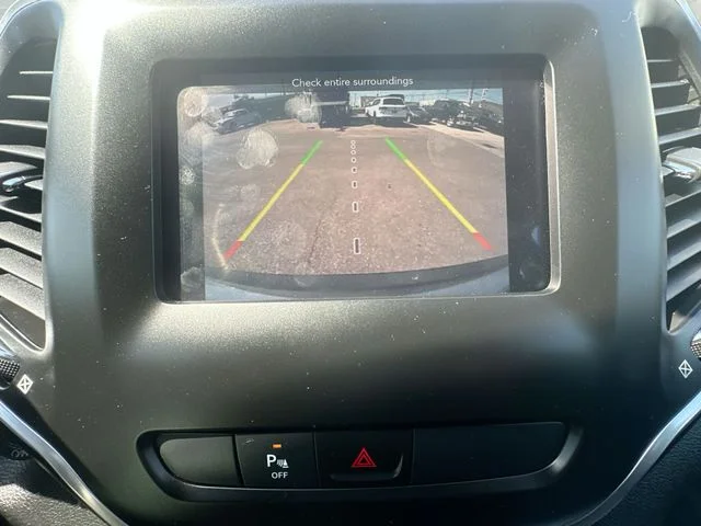 Used 2020 Silver Jeep Latitude Plus image 19