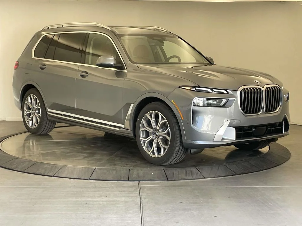 New 2027 Gray BMW xDrive40i image 7