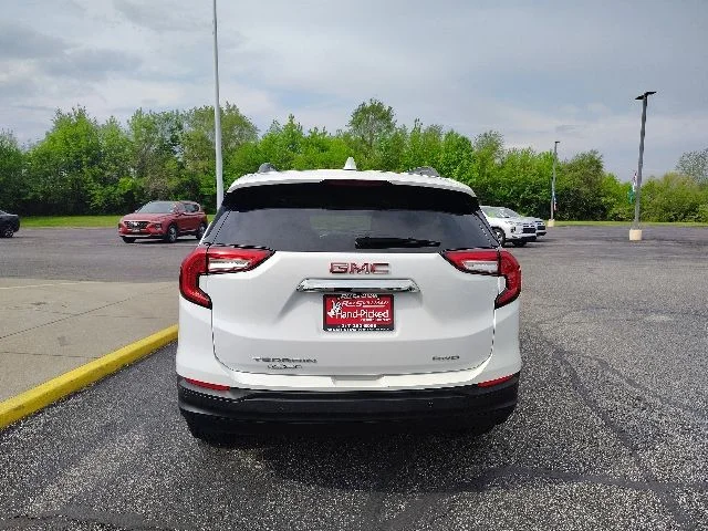 Used 2023 White GMC SLE image 6