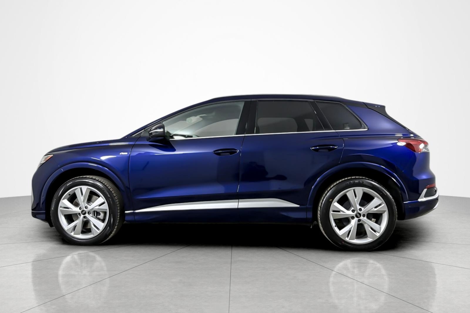 Used 2023 Navarra Blue Metallic Audi Prestige 50 quattro image 2