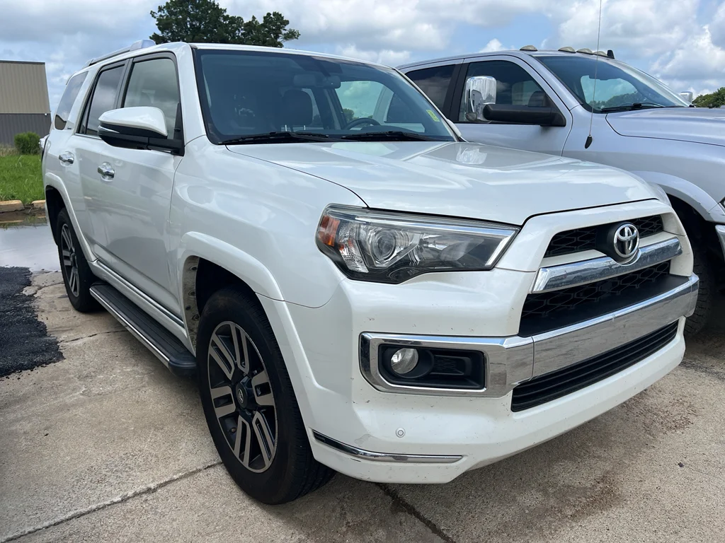 Used 2017 Blizzard Pearl Toyota Limited image 2
