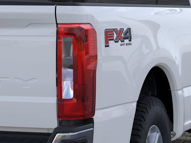 New 2026 Oxford White Ford XLT image 21